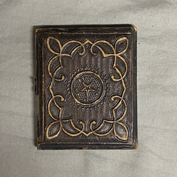 1/9 Plate Tintype Photo 1874 Young Woman Calico Dress w Provenance 1/2 Case - Picture 10 of 10